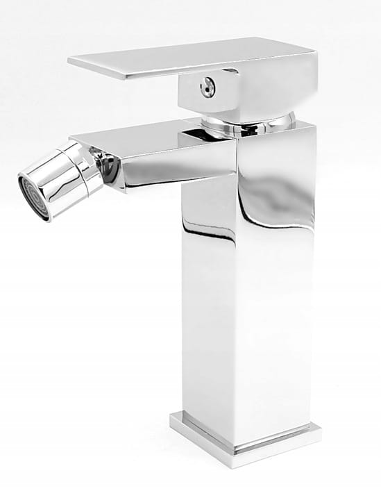 Qatro b.jpg