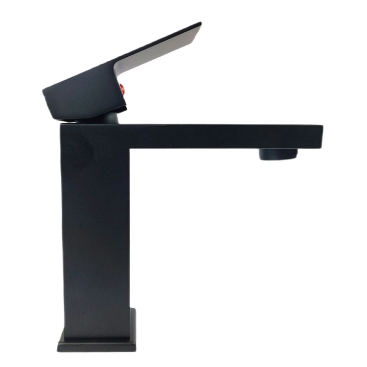 bateria-umywalkowa-qatro-black.jpg