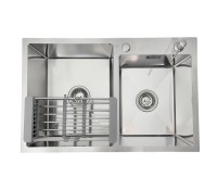 zlewozmywak-7549-inox-koszyk-dozownik-gora.jpg